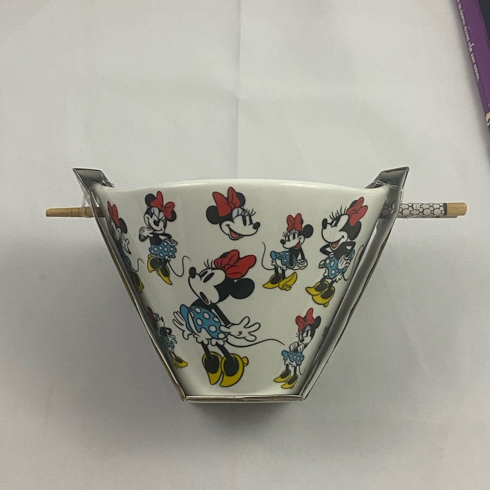NWT Disney Classic Minnie Noodle Ramen Bowl with Chopsticks Dishwasher Safe